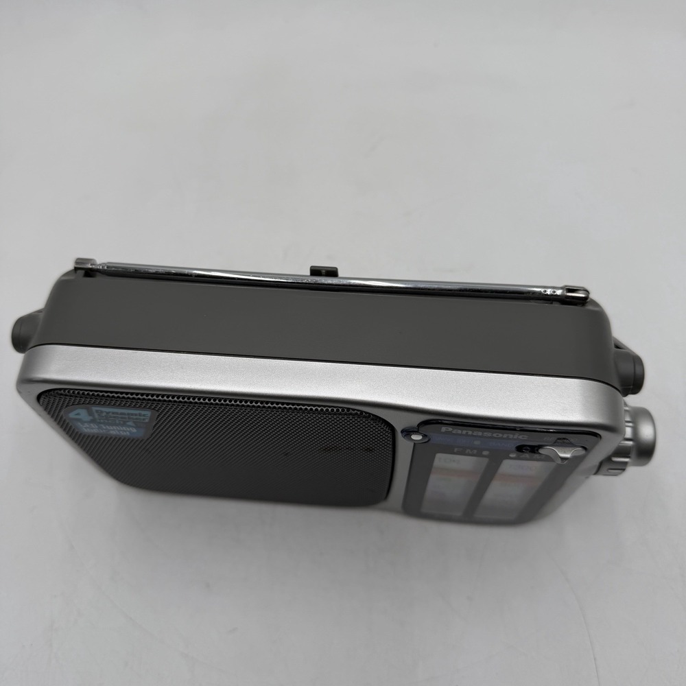 Panasonic RF-2400 AM/FM Portable Radio Silver Tested - Picture 2 of 8